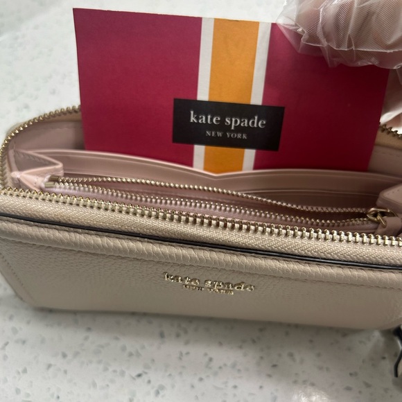 Kate Spade Hand Wallet - Picture 7 of 9